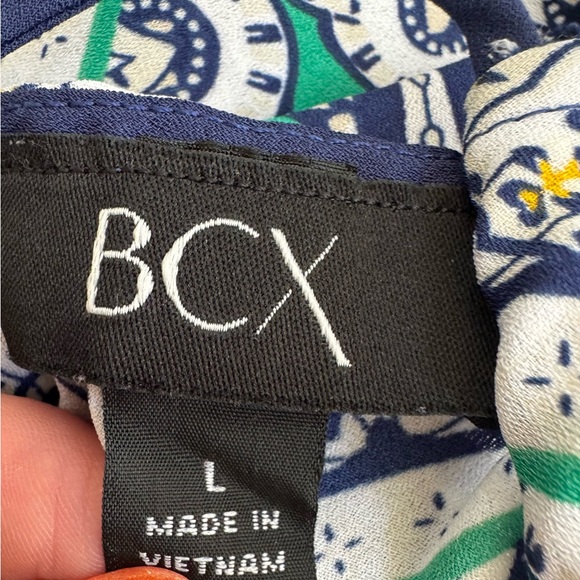 BCX Geometric Green and Navy Lined Camisole - Picture 4 of 7